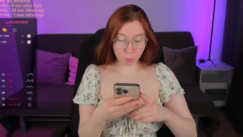 Snapshot of alice__still chatting on 09-27-25, 03:06 Alice Next Stream on Monday online show from 09-27-25, 03:06