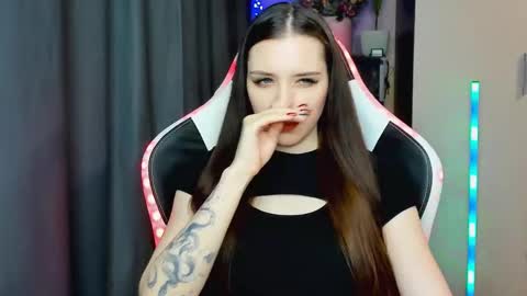 Snapshot of alice_bailey chatting on 09-13-25, 02:17 Alice online show from 09-13-25, 02:17