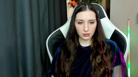 Snapshot of alice_bailey chatting on 05-18-26, 12:33 Alice online show from 05-18-26, 12:33