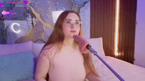 Snapshot of alice_cute77 chatting on 07-12-26, 03:52 Mey online show from 07-12-26, 03:52