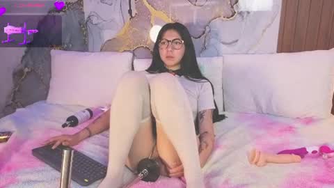 Snapshot of alice_cute77 chatting on 07-17-26, 03:50 Mey online show from 07-17-26, 03:50