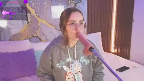 Snapshot of alice_cute77 chatting on 07-19-26, 04:16 Mey online show from 07-19-26, 04:16