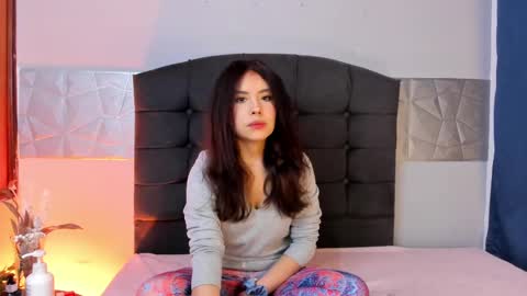  Alice Evans online show from 01-15-25, 04:04