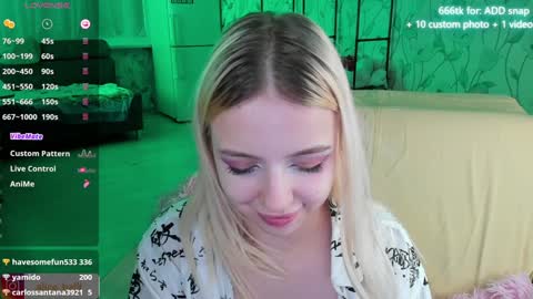 Snapshot of alice_halle chatting on 12-11-24, 11:21 alice_halle online show from 12-11-24, 11:21