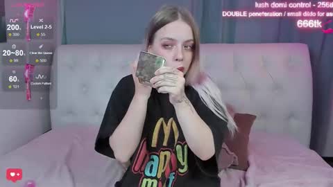 Snapshot of alice_halle chatting on 10-20-25, 02:45 alice_halle online show from 10-20-25, 02:45