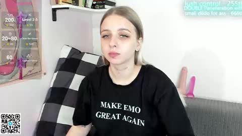 Snapshot of alice_halle chatting on 10-30-25, 09:00 alice_halle online show from 10-30-25, 09:00