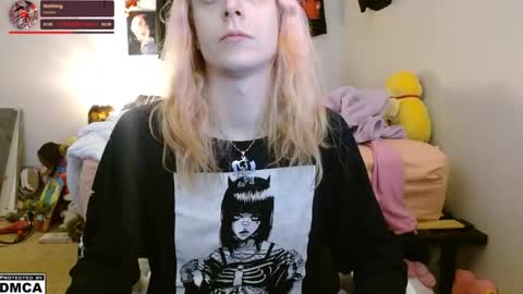 Alice Hatchette online show from 11-16-25, 06:19