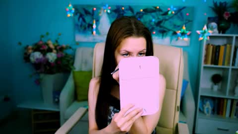 Snapshot of alice_lice chatting on 10-14-25, 08:04 alice_lice online show from 10-14-25, 08:04