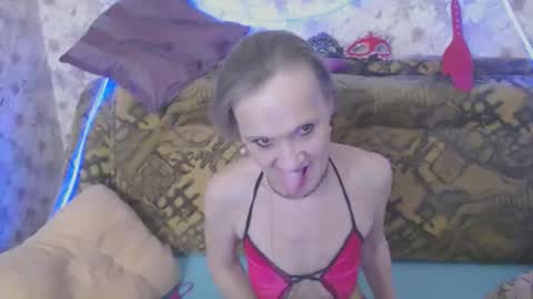 Snapshot of alice_longstocking chatting on 04-16-26, 01:28 alice longstocking online show from 04-16-26, 01:28