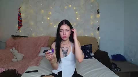 Snapshot of alice_love_fuck02 chatting on 10-11-25, 10:47 alice_love_fuck02 online show from 10-11-25, 10:47
