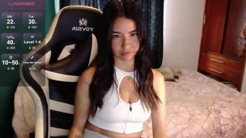 Snapshot of alice_middle01 chatting on 07-03-26, 04:57 Alice online show from 07-03-26, 04:57