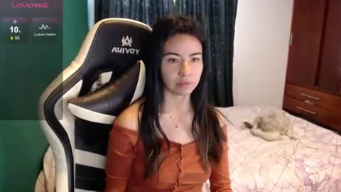 Snapshot of alice_middle01 chatting on 07-17-26, 12:34 Alice online show from 07-17-26, 12:34
