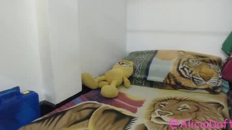 Snapshot of alice_psilocybe_sabina420 chatting on 03-15-26, 04:40 Alicia Aldara online show from 03-15-26, 04:40