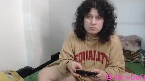 Snapshot of alice_psilocybe_sabina420 chatting on 03-25-26, 02:28 Alicia Aldara online show from 03-25-26, 02:28