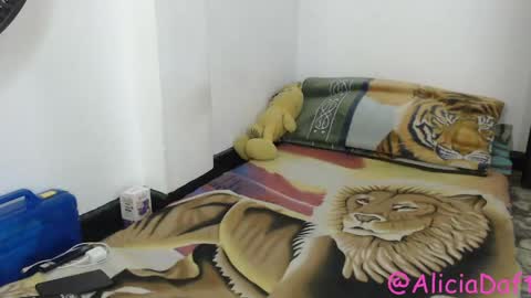 Snapshot of alice_psilocybe_sabina420 chatting on 05-01-26, 07:18 Alicia Aldara online show from 05-01-26, 07:18