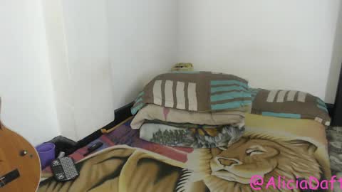 Snapshot of alice_psilocybe_sabina420 chatting on 05-28-26, 12:52 Alicia Aldara online show from 05-28-26, 12:52