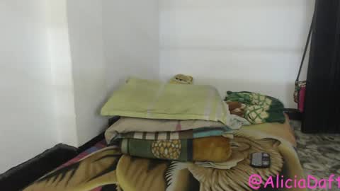 Snapshot of alice_psilocybe_sabina420 chatting on 07-12-26, 02:52 Alicia Aldara online show from 07-12-26, 02:52
