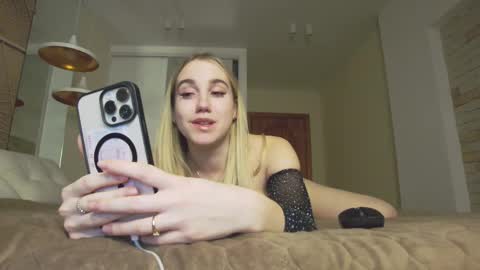 Snapshot of alice_rays_ chatting on 02-23-25, 10:42 Alice online show from 02-23-25, 10:42