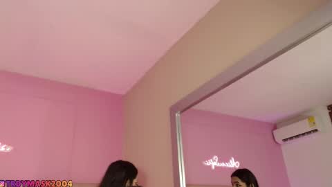 Snapshot of alice_sofia chatting on 04-26-26, 12:36 Sofia online show from 04-26-26, 12:36