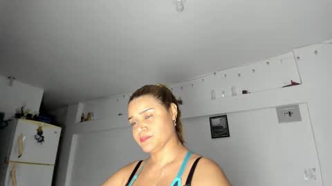 Snapshot of alice_thompsonx chatting on 01-14-26, 03:01 Alice thompsonx online show from 01-14-26, 03:01