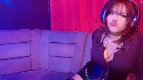 Snapshot of alice_von_rose chatting on 05-06-26, 06:08 alice_von_rose online show from 05-06-26, 06:08