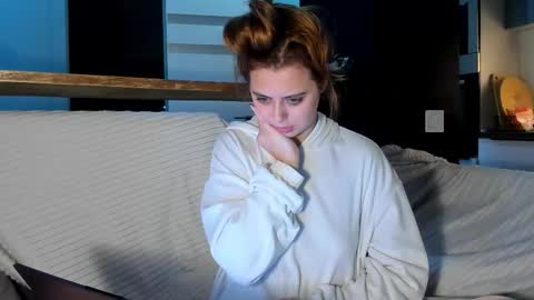 Alice online show from 11-05-25, 04:18