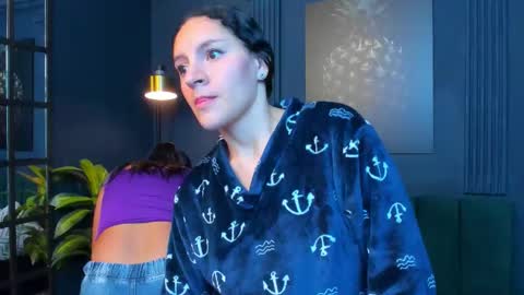 Snapshot of aliceandsia chatting on 09-29-25, 12:10 Alice and Asia online show from 09-29-25, 12:10