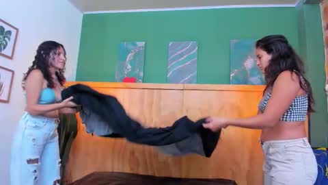 Alice and Asia online show from 11-08-25, 06:18