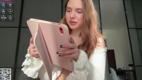Snapshot of alicebloomxx chatting on 03-30-26, 10:38 alicebloomxx online show from 03-30-26, 10:38