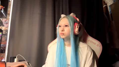 Snapshot of alicebourjolly chatting on 02-10-26, 10:30 Lina online show from 02-10-26, 10:30