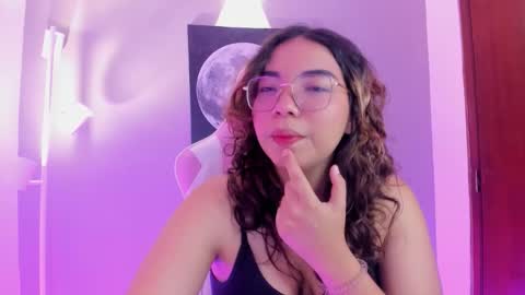 Snapshot of alicecamxxx chatting on 09-09-25, 12:05 alicecamxxx online show from 09-09-25, 12:05