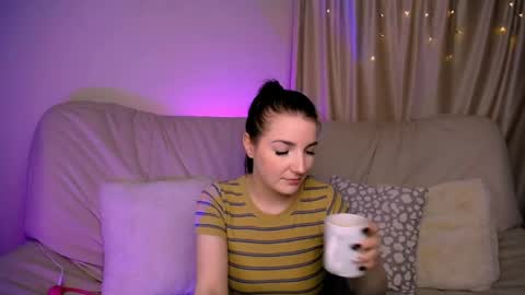 Snapshot of alicechanell chatting on 05-23-26, 04:18 alicechanell online show from 05-23-26, 04:18
