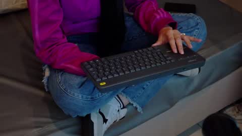 Snapshot of alicecoffin chatting on 02-27-25, 01:17 alicecoffin online show from 02-27-25, 01:17