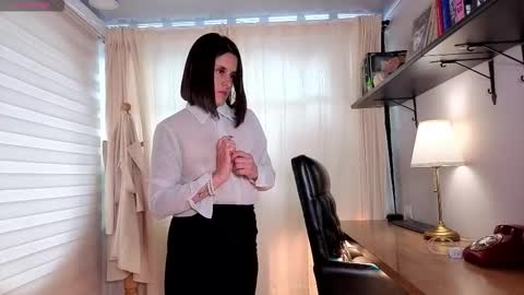 Aleja  online show from 11-17-25, 07:30