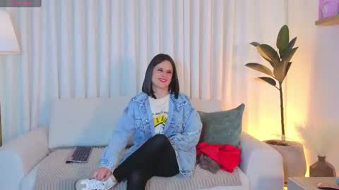 Snapshot of alicee_milf_ chatting on 07-02-26, 11:38 Aleja online show from 07-02-26, 11:38