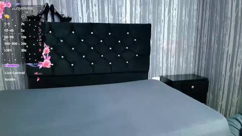 alicee_moonn online show from 10-22-25, 07:13