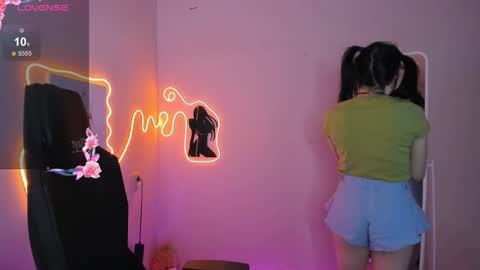 Snapshot of aliceeinwonderlanddd chatting on 02-08-26, 02:37 Alice online show from 02-08-26, 02:37