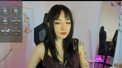 Snapshot of aliceeinwonderlanddd chatting on 04-25-26, 02:14 Alice online show from 04-25-26, 02:14