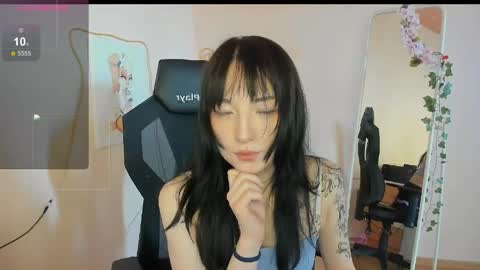 Snapshot of aliceeinwonderlanddd chatting on 05-06-26, 02:19 Alice online show from 05-06-26, 02:19
