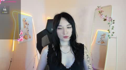 Snapshot of aliceeinwonderlanddd chatting on 05-16-26, 02:19 Alice online show from 05-16-26, 02:19