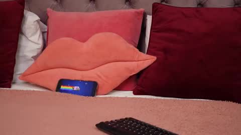 Snapshot of alicehadley chatting on 12-15-25, 12:48 AliceHadley online show from 12-15-25, 12:48