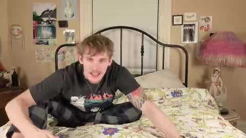 AliceInAceland online show from 10-10-25, 02:10