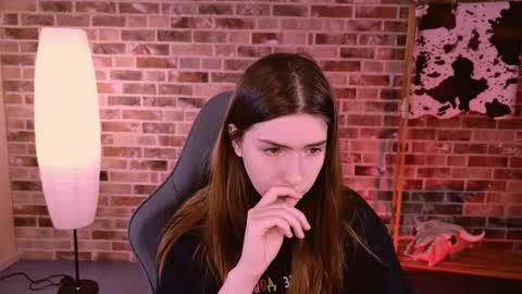 Alice online show from 11-06-25, 05:19