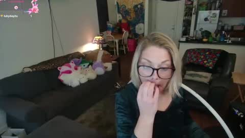 Alice Liddell online show from 09-25-25, 07:39