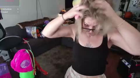 Alice Liddell online show from 10-30-25, 02:51