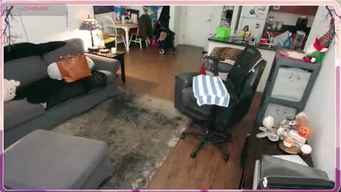 Alice Liddell online show from 12-16-25, 06:02