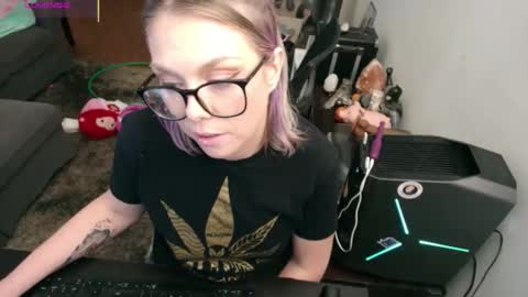 Alice Liddell online show from 04-02-26, 08:17