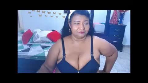 yasmin online show from 11-30-25, 03:54