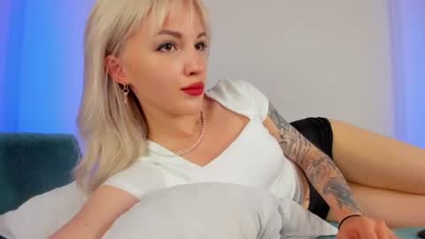 Snapshot of alicemonro chatting on 07-12-26, 01:51 alicemonro online show from 07-12-26, 01:51