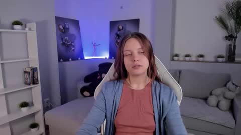 Alice online show from 09-19-25, 01:51